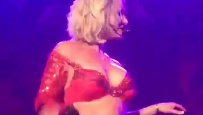 Britney Spears' solo performance in July 2017: A masturbation update