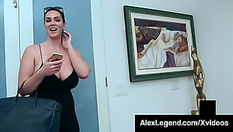 Alison Tyler disfruta de una mamada profunda de un amante bien dotado de una polla gorda