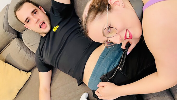 Hot college-møde: Liz Rainbow bliver kneppet på kollegiet i studiepausen