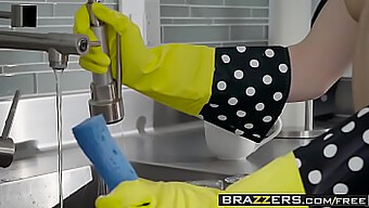 Brazzers presenta un encuentro caliente con una enfermera seductora y una paciente traviesa